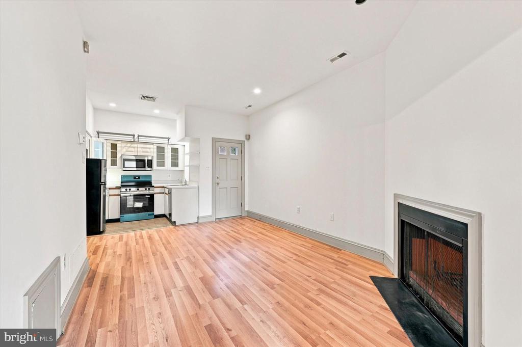 1529 GREEN STREET Unit: C