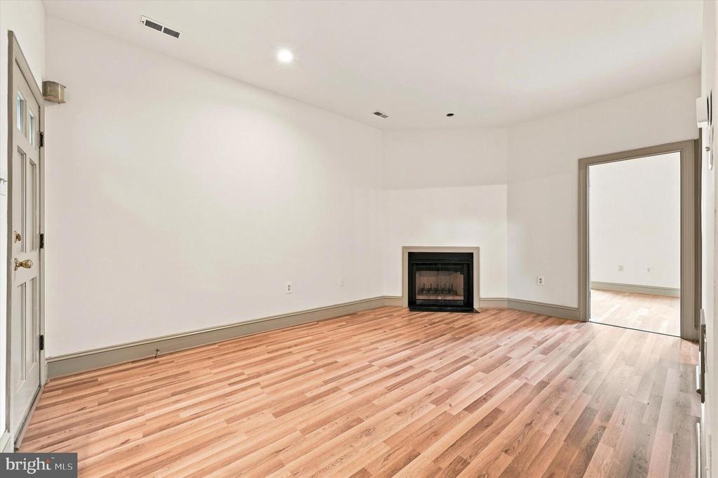 1529 GREEN STREET Unit: C