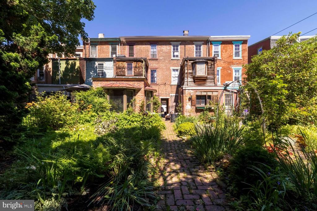 56 W PENN STREET