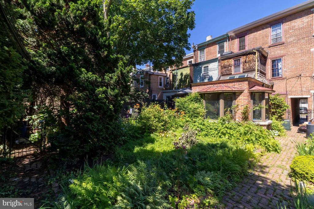 56 W PENN STREET