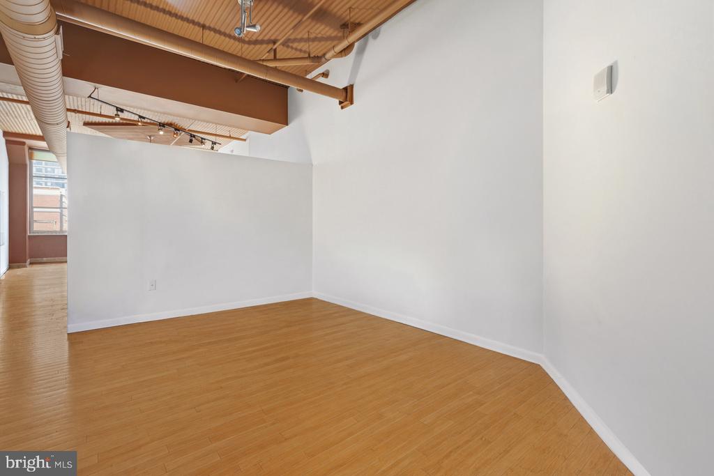 2200 ARCH STREET 2200 609