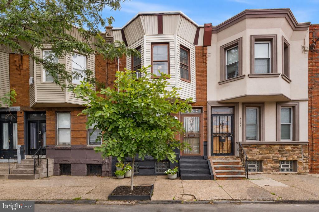 3137 EDGEMONT STREET