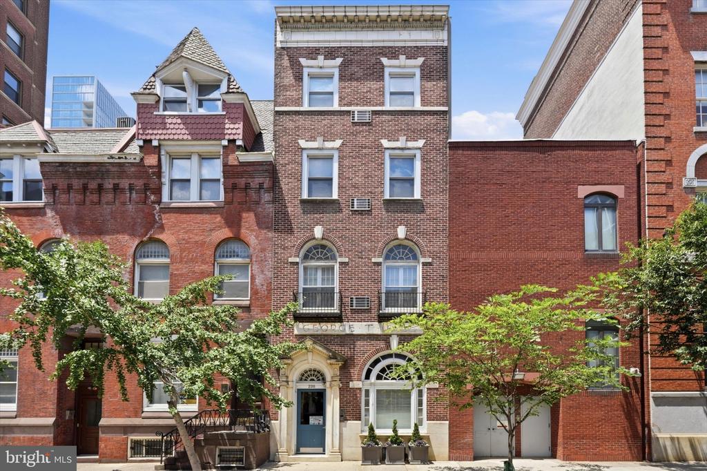 238 S 13TH 2R