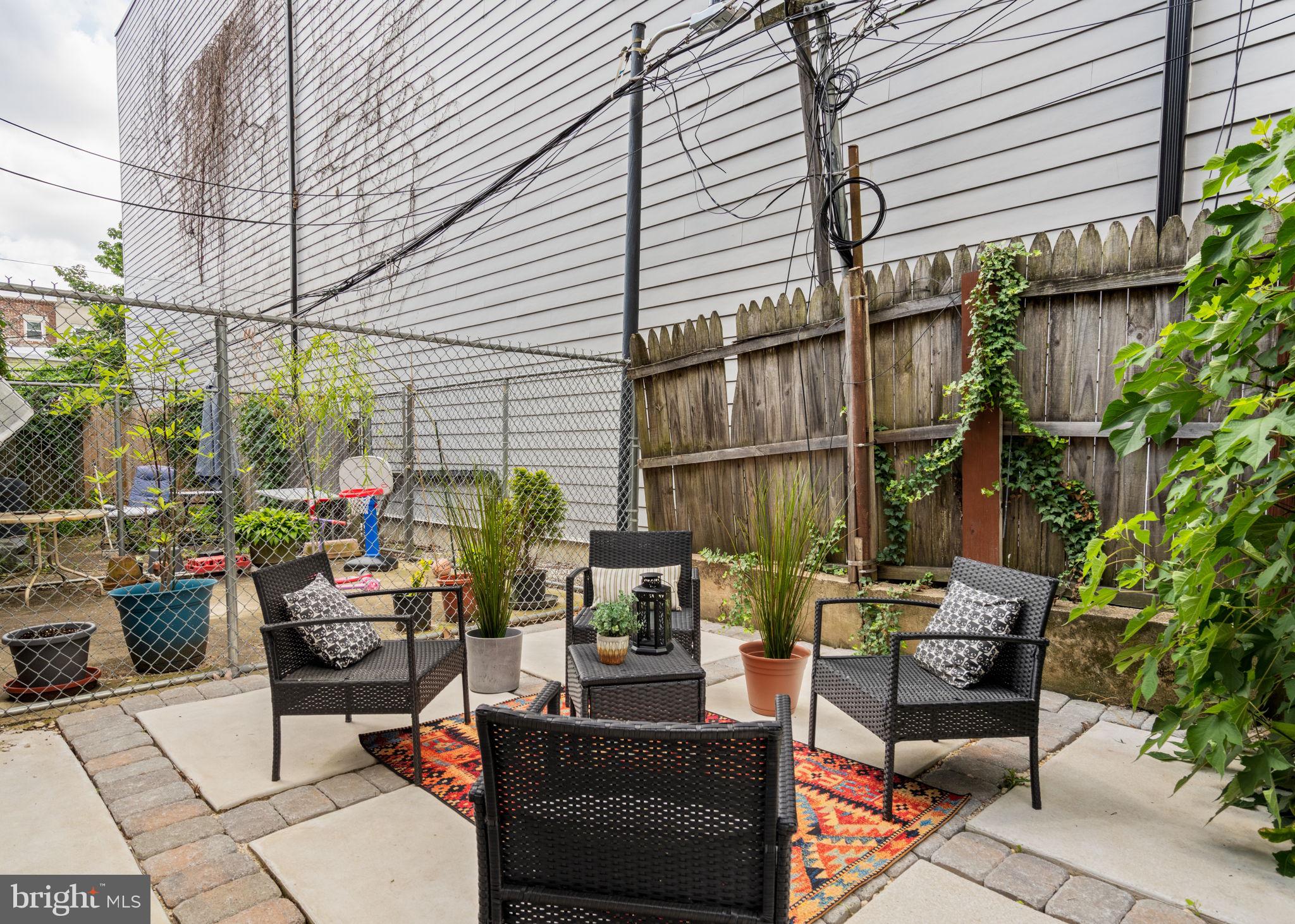 856 PERKIOMEN STREET