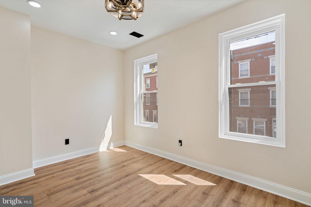 856 PERKIOMEN STREET