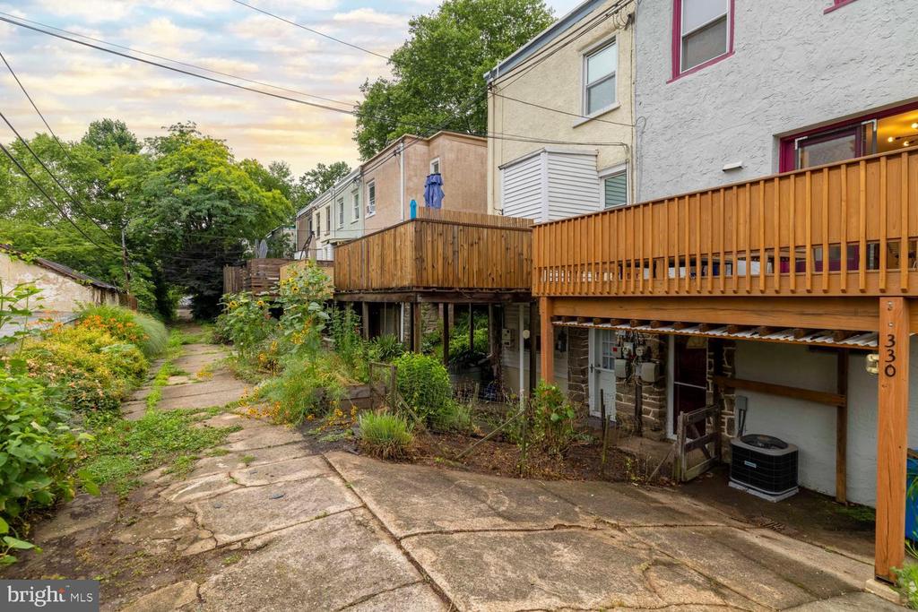 330 W DURHAM STREET