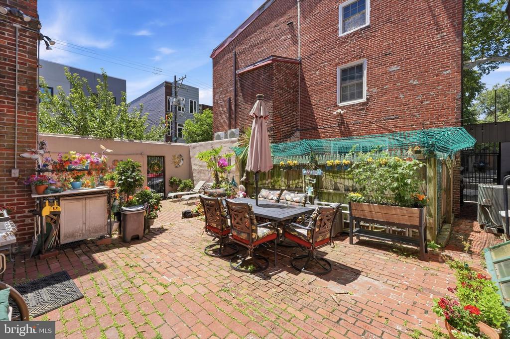 820 S 4TH STREET Unit: B