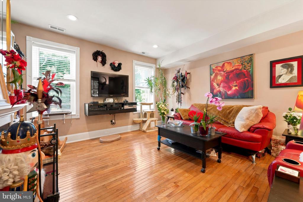 820 S 4TH STREET Unit: B