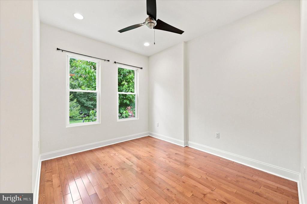 1027 S 50TH STREET