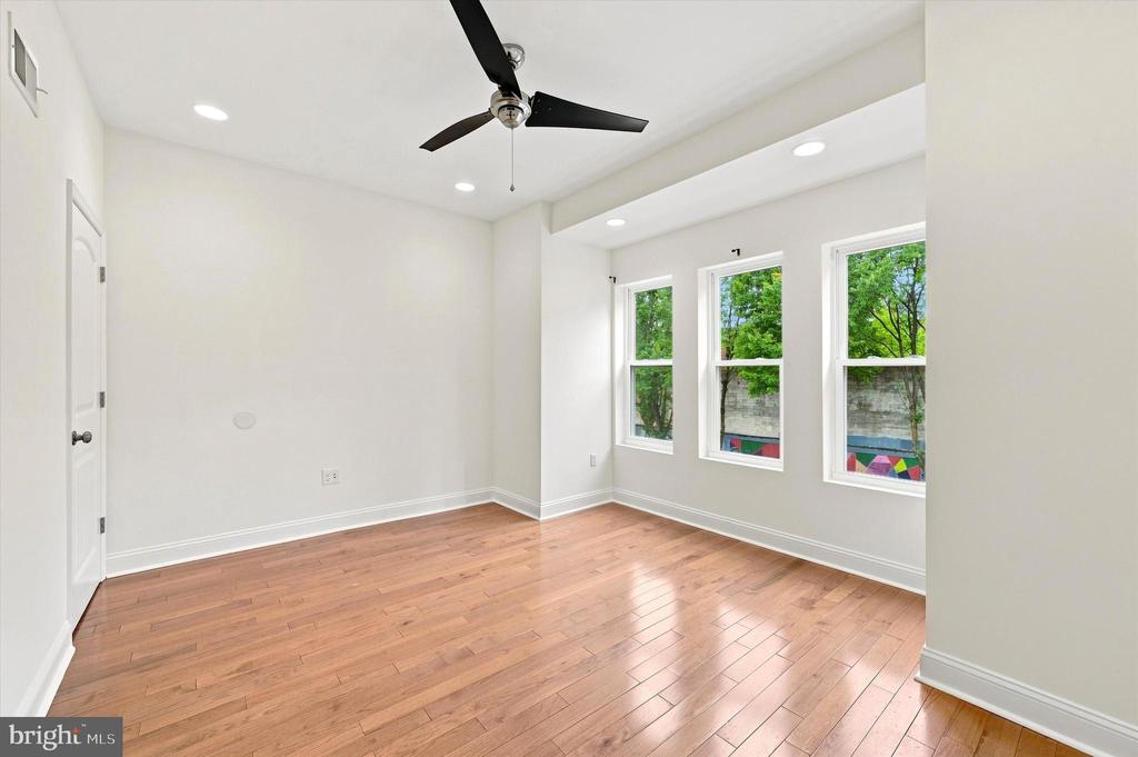 1027 S 50TH STREET