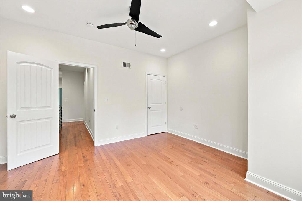 1027 S 50TH STREET