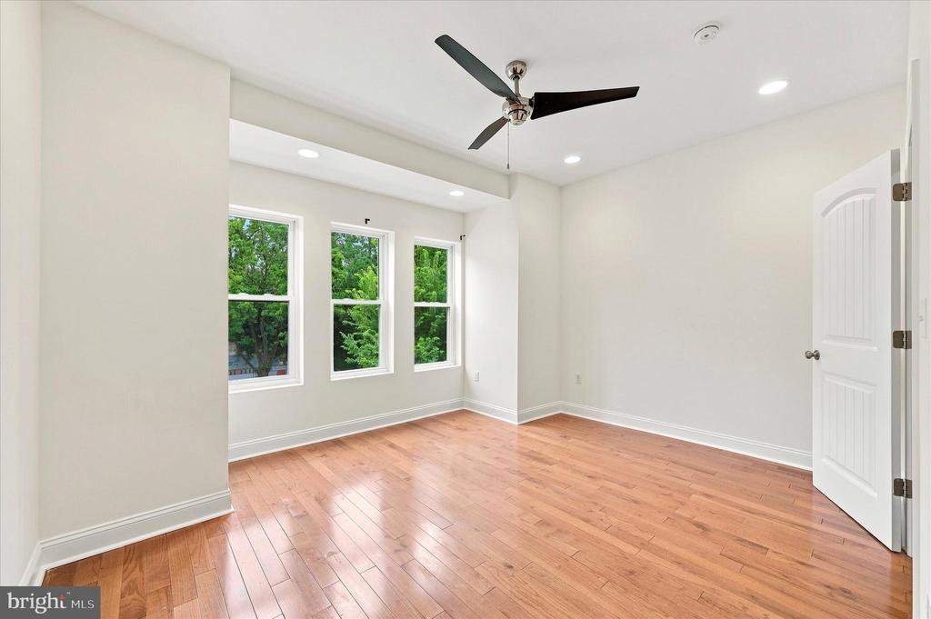 1027 S 50TH STREET