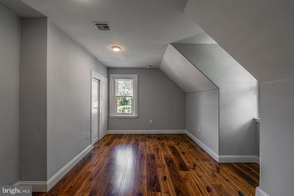 308 W UPSAL STREET