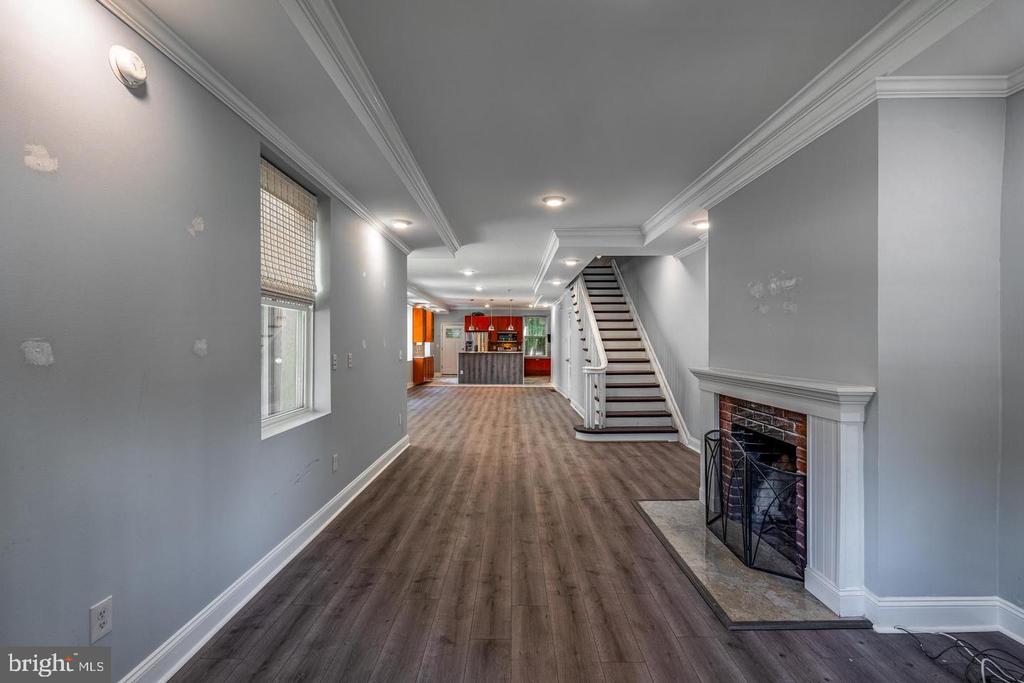 308 W UPSAL STREET