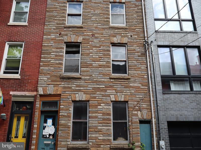 969 N RANDOLPH STREET