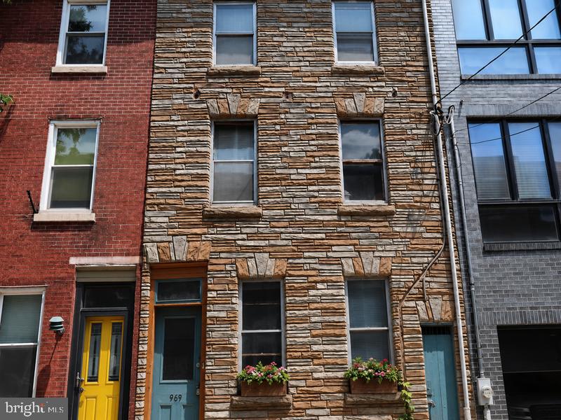 969 N RANDOLPH STREET