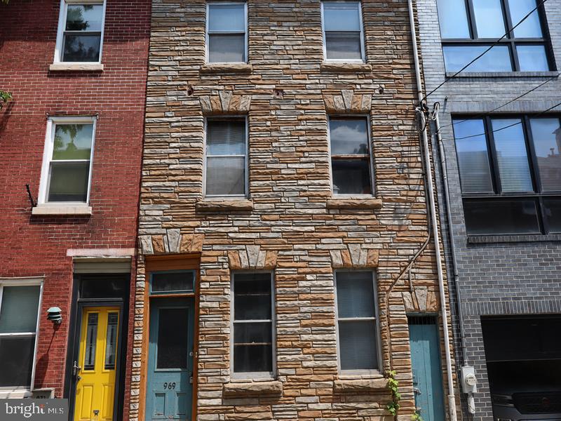 969 N RANDOLPH STREET