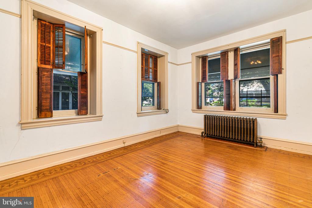145 W SCHOOL HOUSE LANE