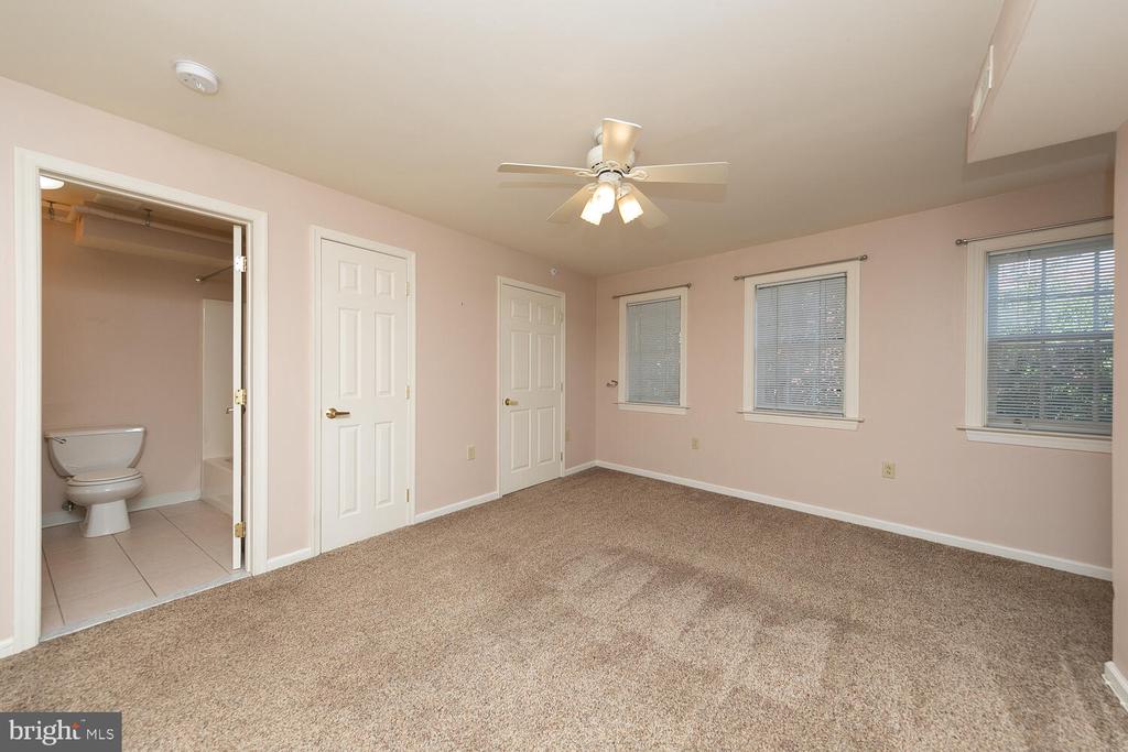 126-128 LEAGUE STREET Unit: 2