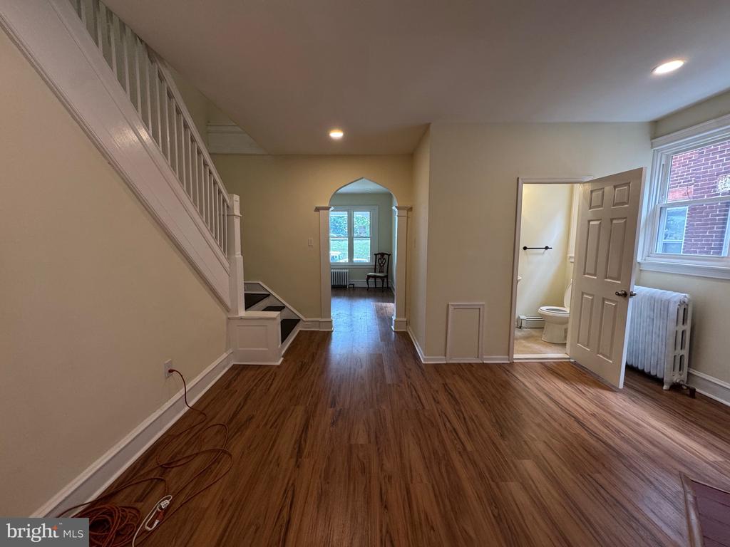 437 W ROOSEVELT BOULEVARD