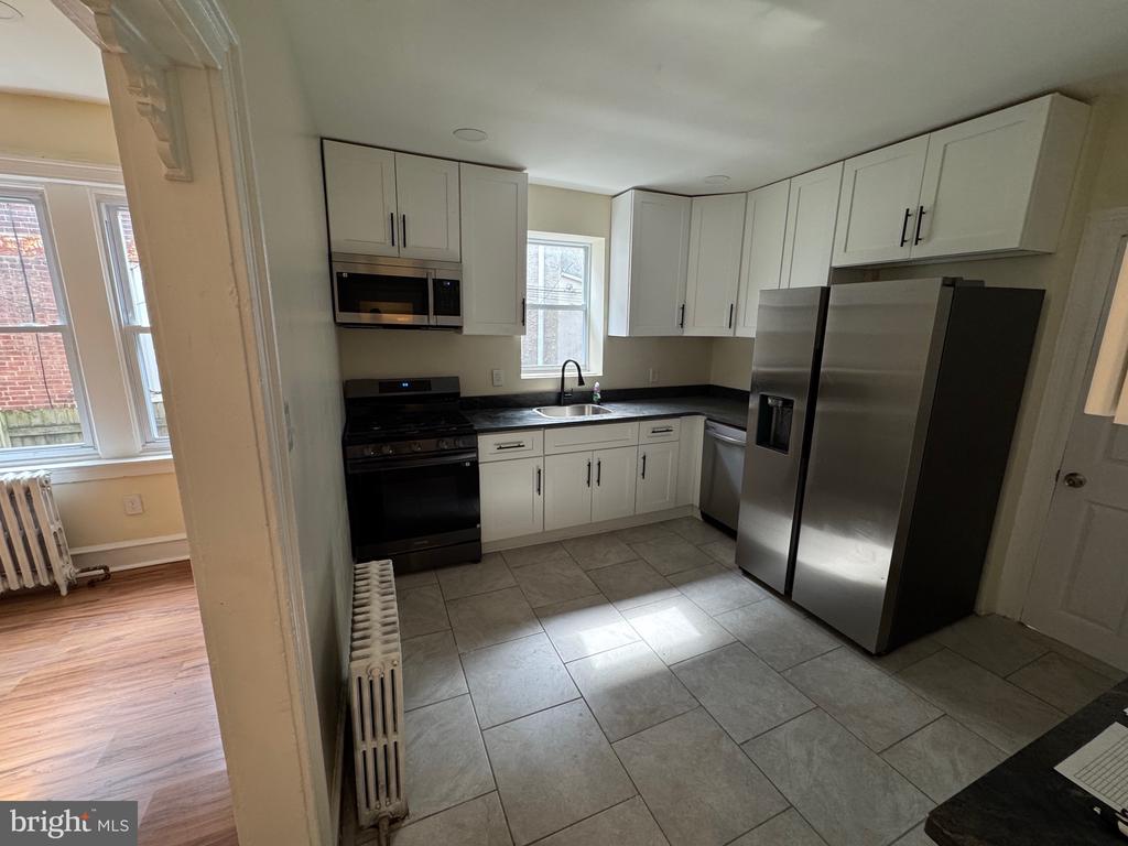 437 W ROOSEVELT BOULEVARD