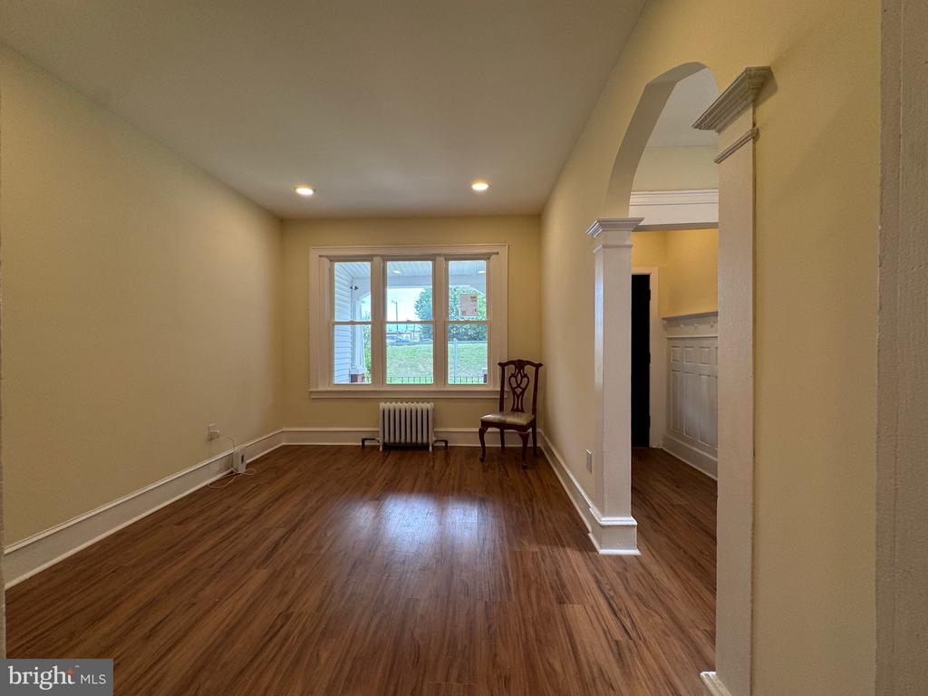 437 W ROOSEVELT BOULEVARD