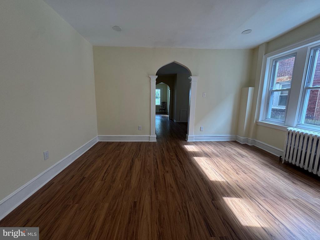 437 W ROOSEVELT BOULEVARD