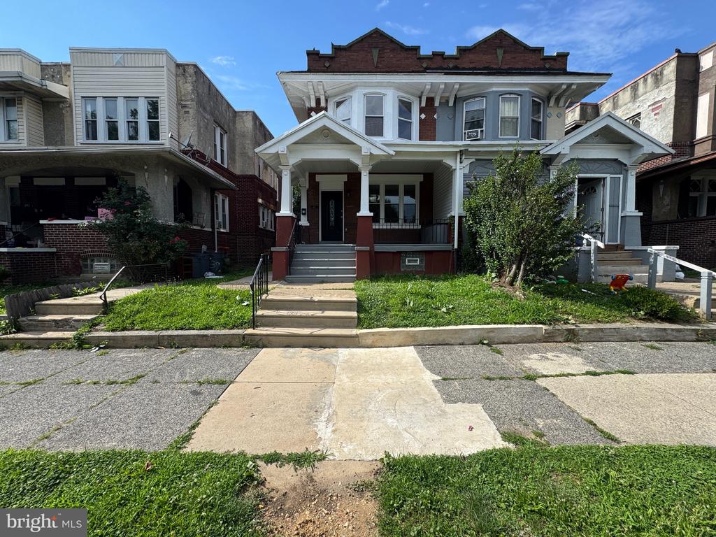 437 W ROOSEVELT BOULEVARD