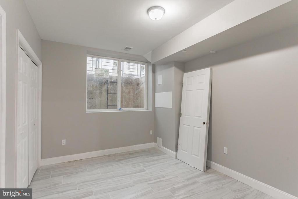 667 N 39TH STREET Unit: 1