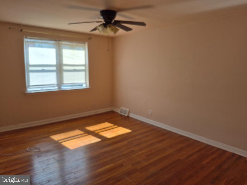 7254 MANSFIELD AVENUE Unit: 2ND FLOOR