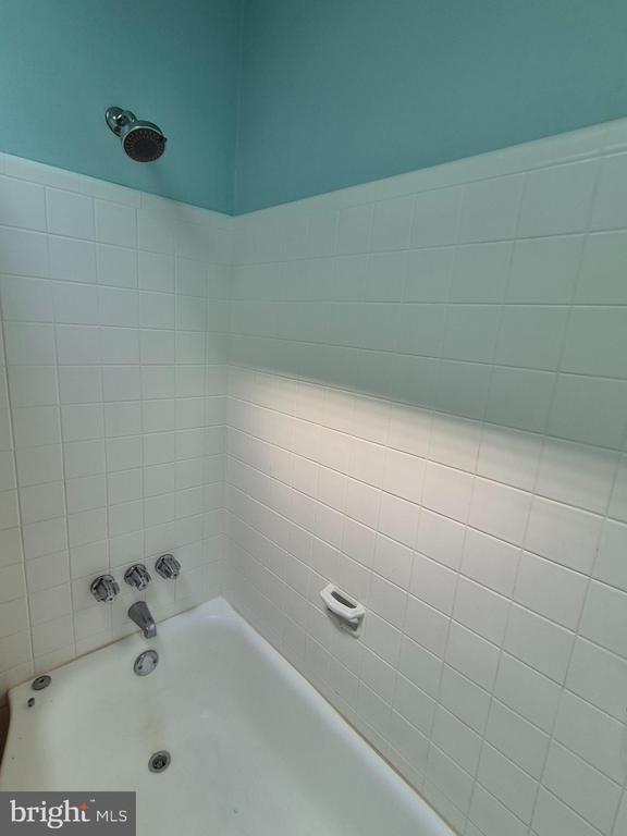 7254 MANSFIELD AVENUE Unit: 2ND FLOOR