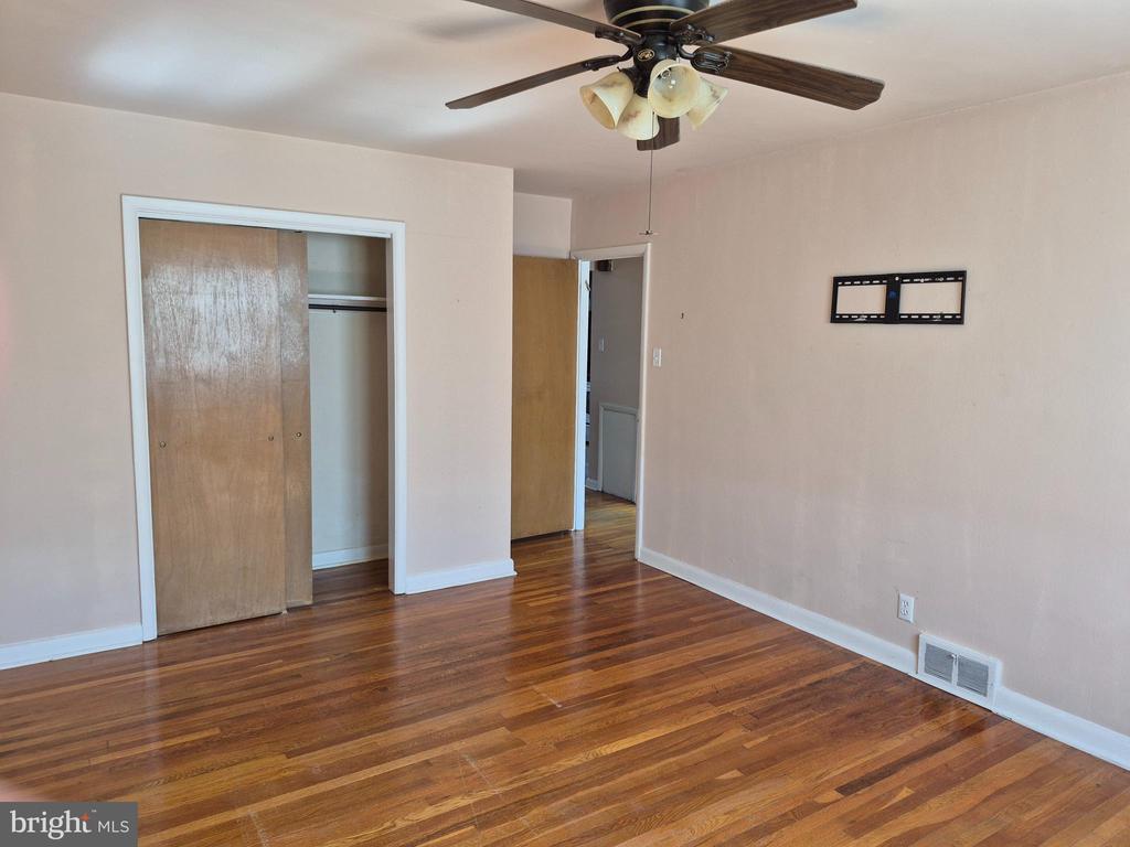 7254 MANSFIELD AVENUE Unit: 2ND FLOOR