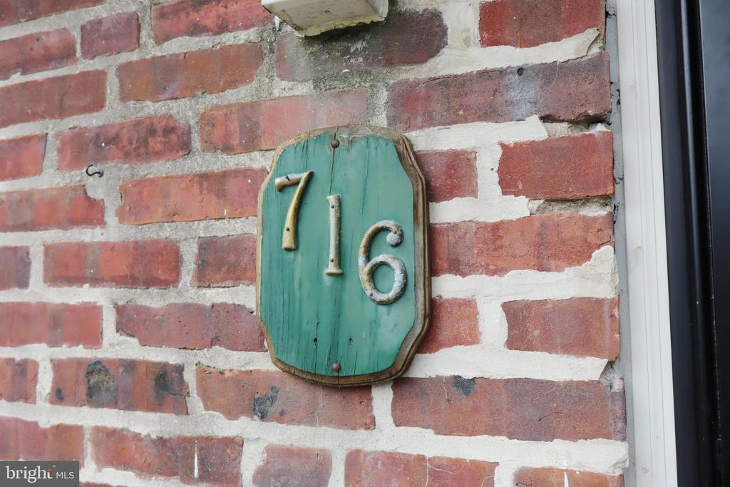 716 DISSTON STREET