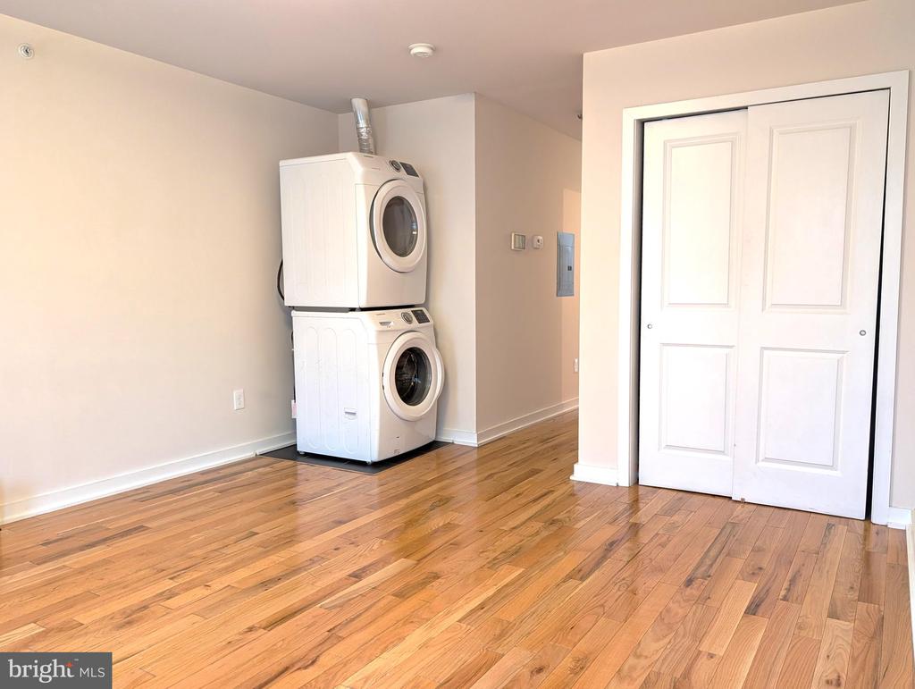 1204 E PALMER STREET Unit: 3