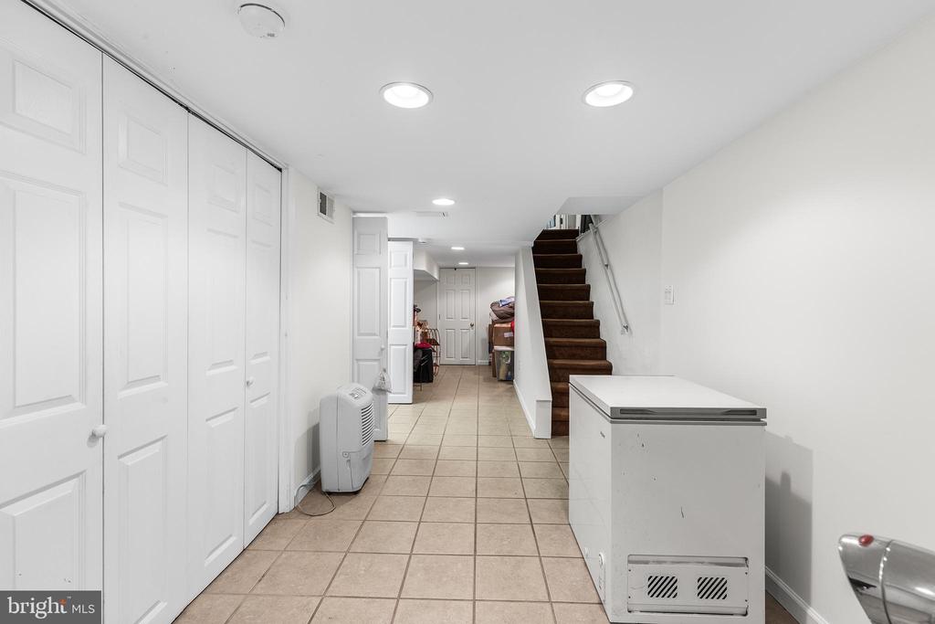2420 KIMBALL STREET