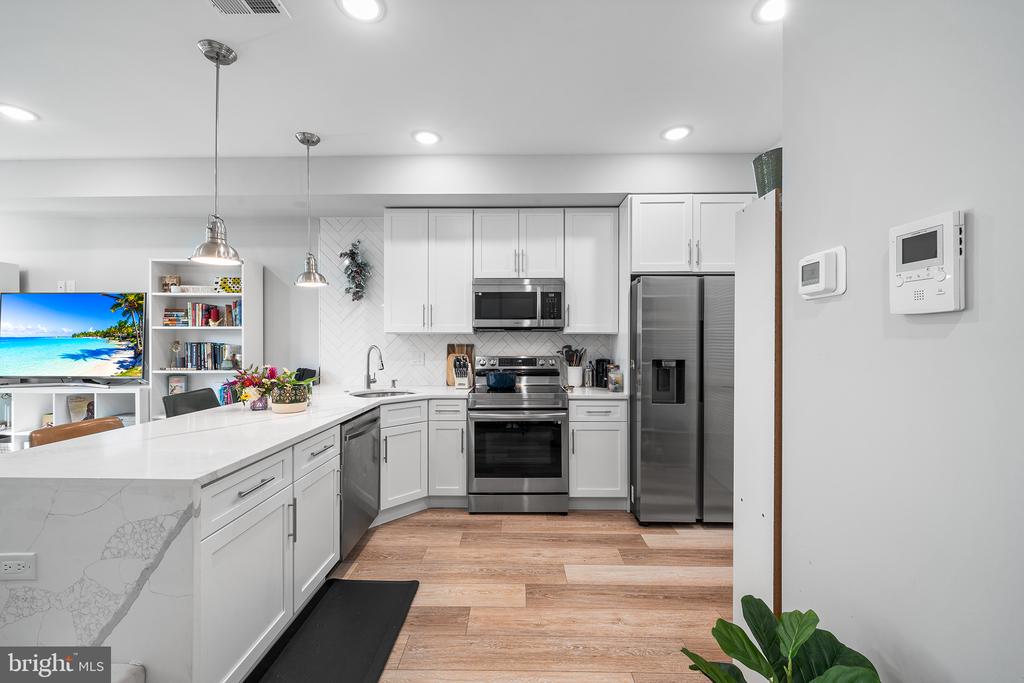 1924 N 6TH STREET Unit: 4
