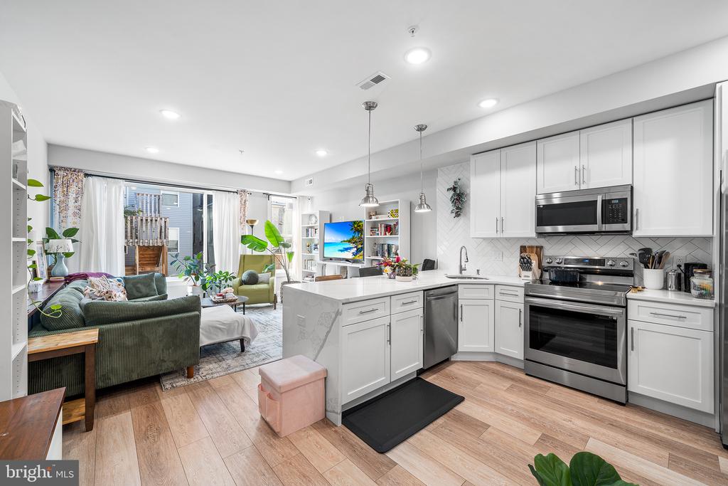 1924 N 6TH STREET Unit: 4