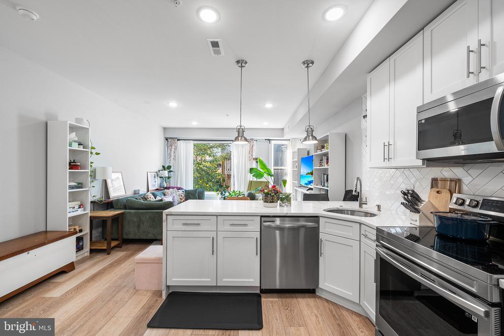 1924 N 6TH STREET Unit: 4