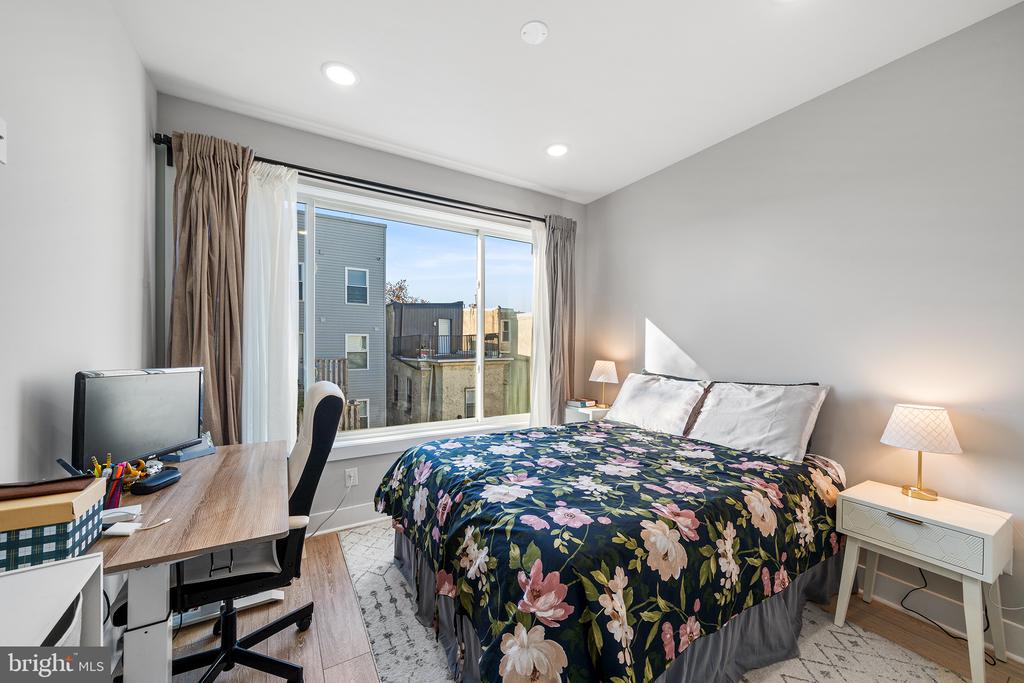 1924 N 6TH STREET Unit: 4