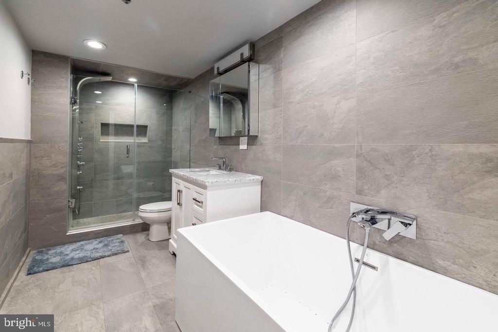 2200 ARCH STREET Unit: 506+507