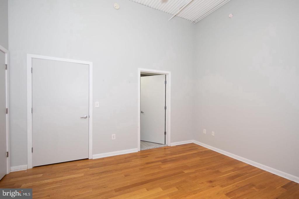 2200 ARCH STREET Unit: 506+507