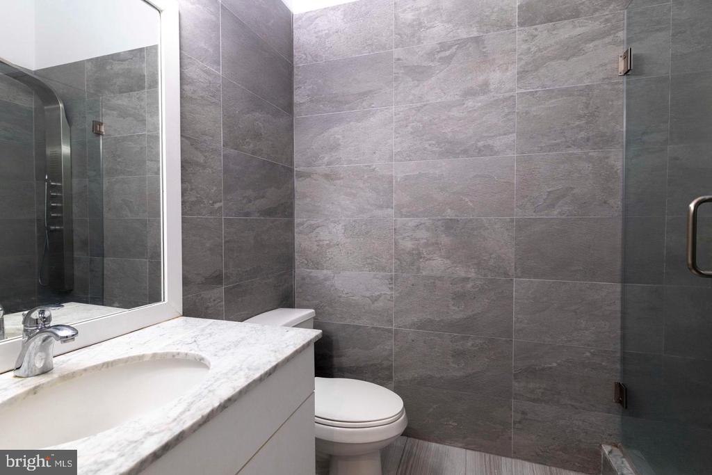 2200 ARCH STREET Unit: 506+507