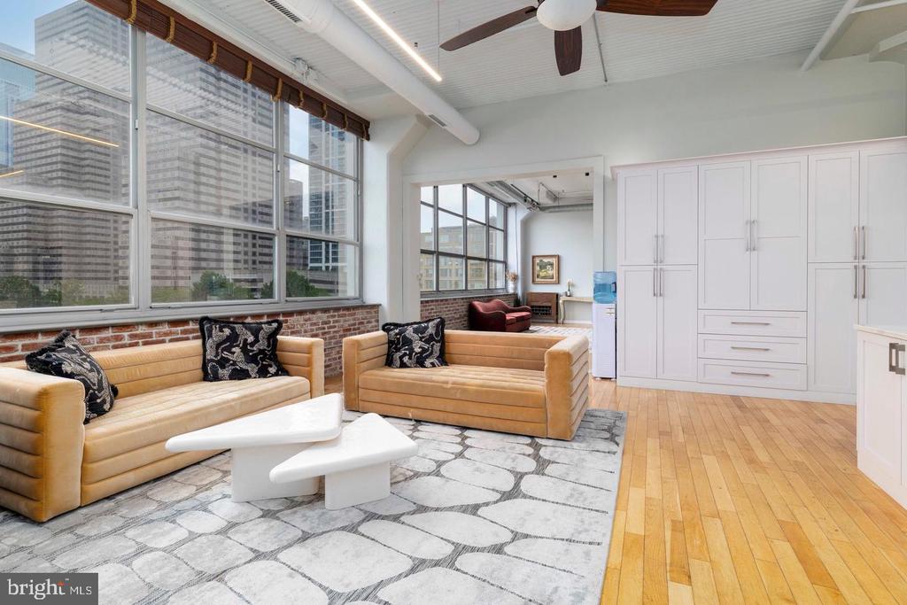 2200 ARCH STREET Unit: 506+507