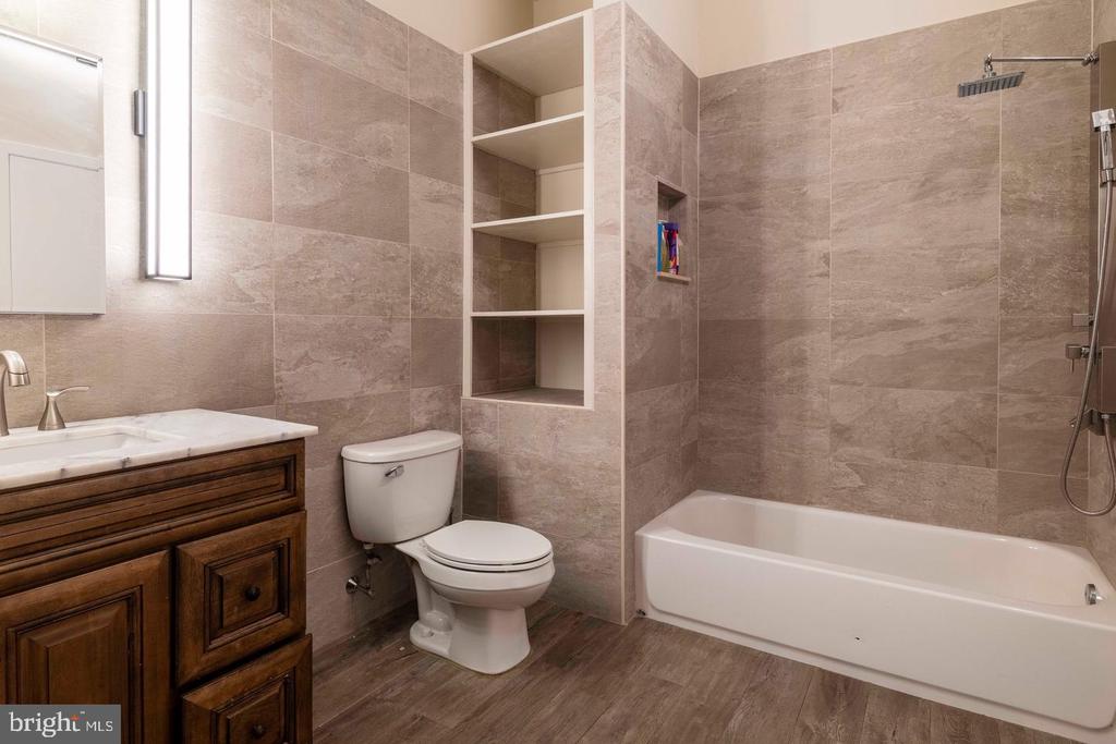 2200 ARCH STREET Unit: 506+507
