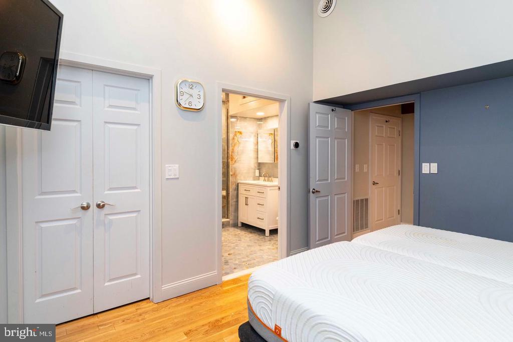 2200 ARCH STREET Unit: 506+507
