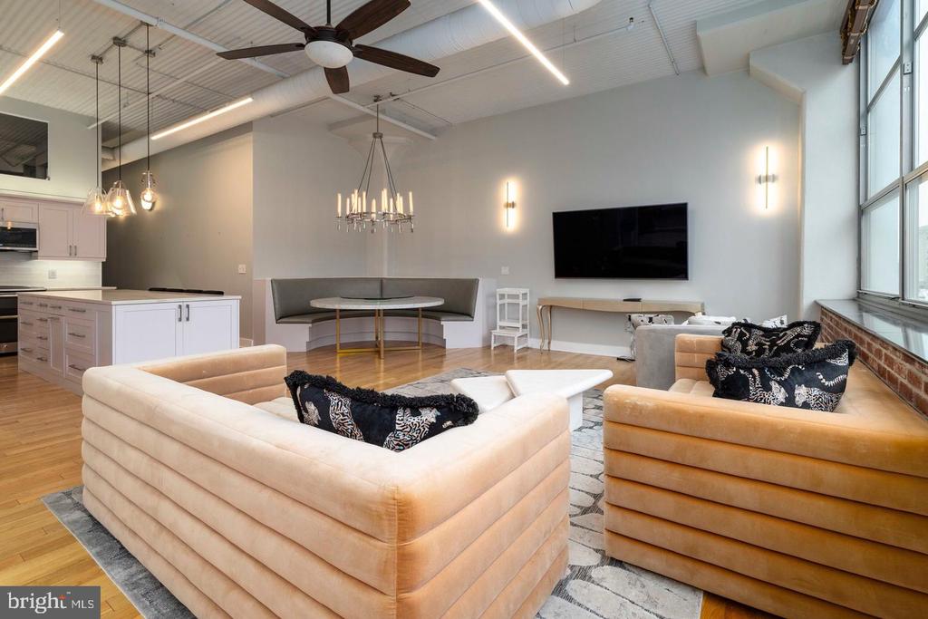 2200 ARCH STREET Unit: 506+507