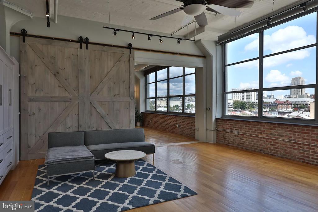 2200 ARCH STREET Unit: 506+507