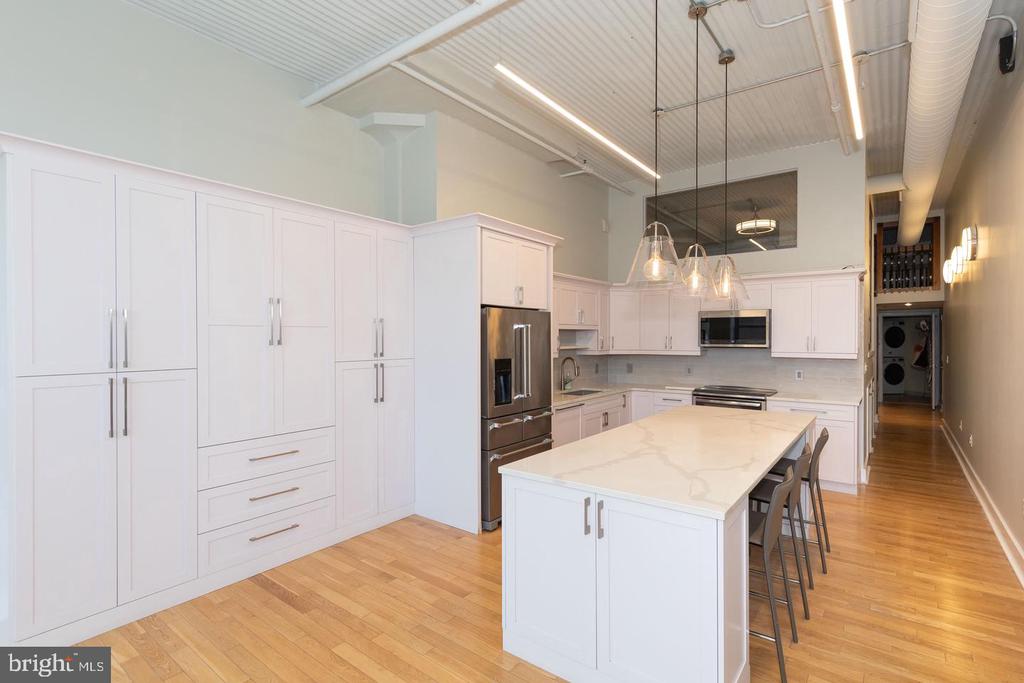 2200 ARCH STREET Unit: 506+507