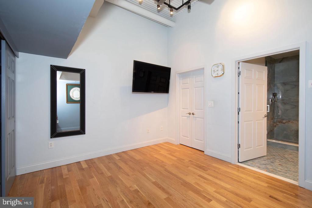 2200 ARCH STREET Unit: 506+507