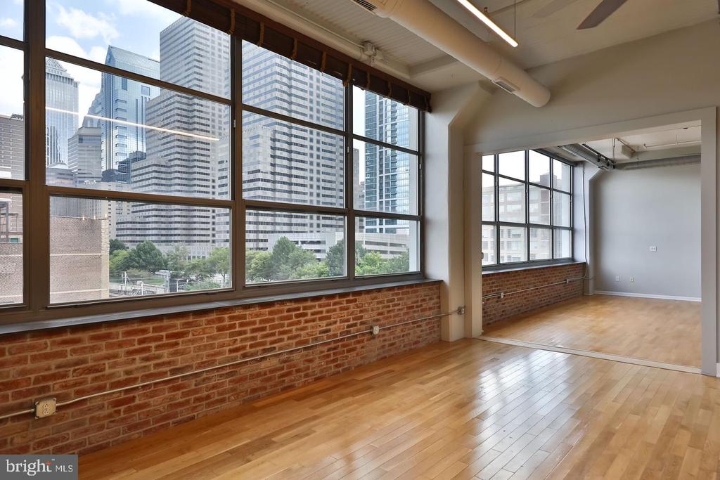 2200 ARCH STREET Unit: 506+507